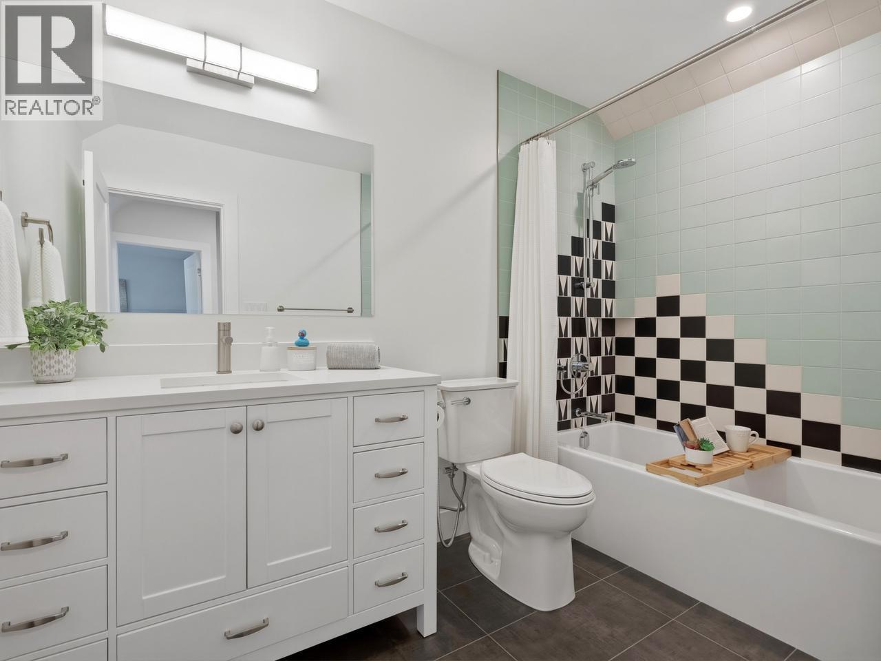4 Bed, 3 Bath House for Sale in Burnaby – 7514 12TH AVENUE, Burnaby - Image 22