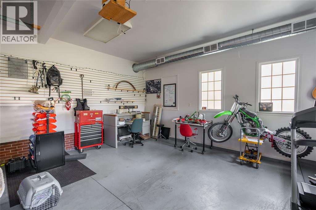 1738 ST CLAIR PARKWAY South - 25