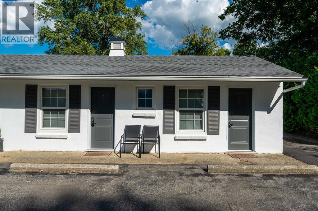 1738 ST CLAIR PARKWAY South - 31