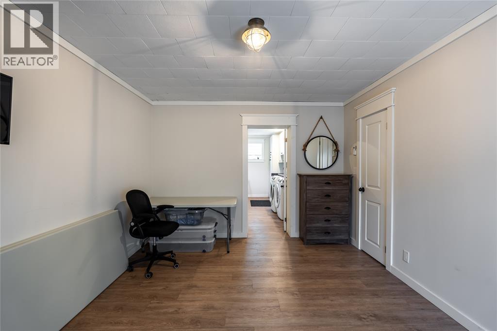1738 ST CLAIR PARKWAY South - 34
