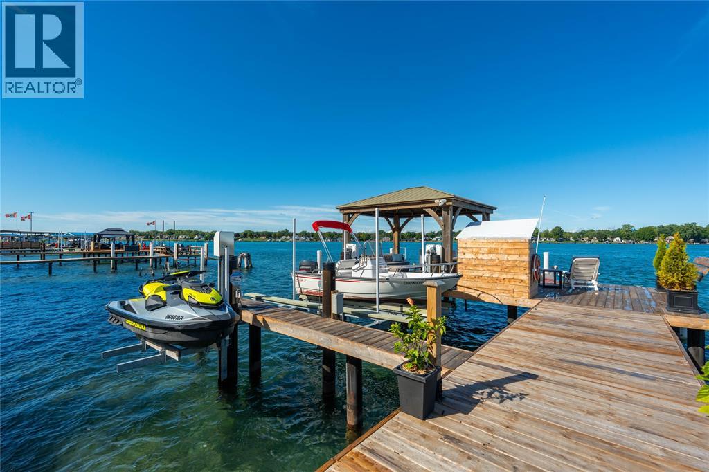1738 ST CLAIR PARKWAY South - 43