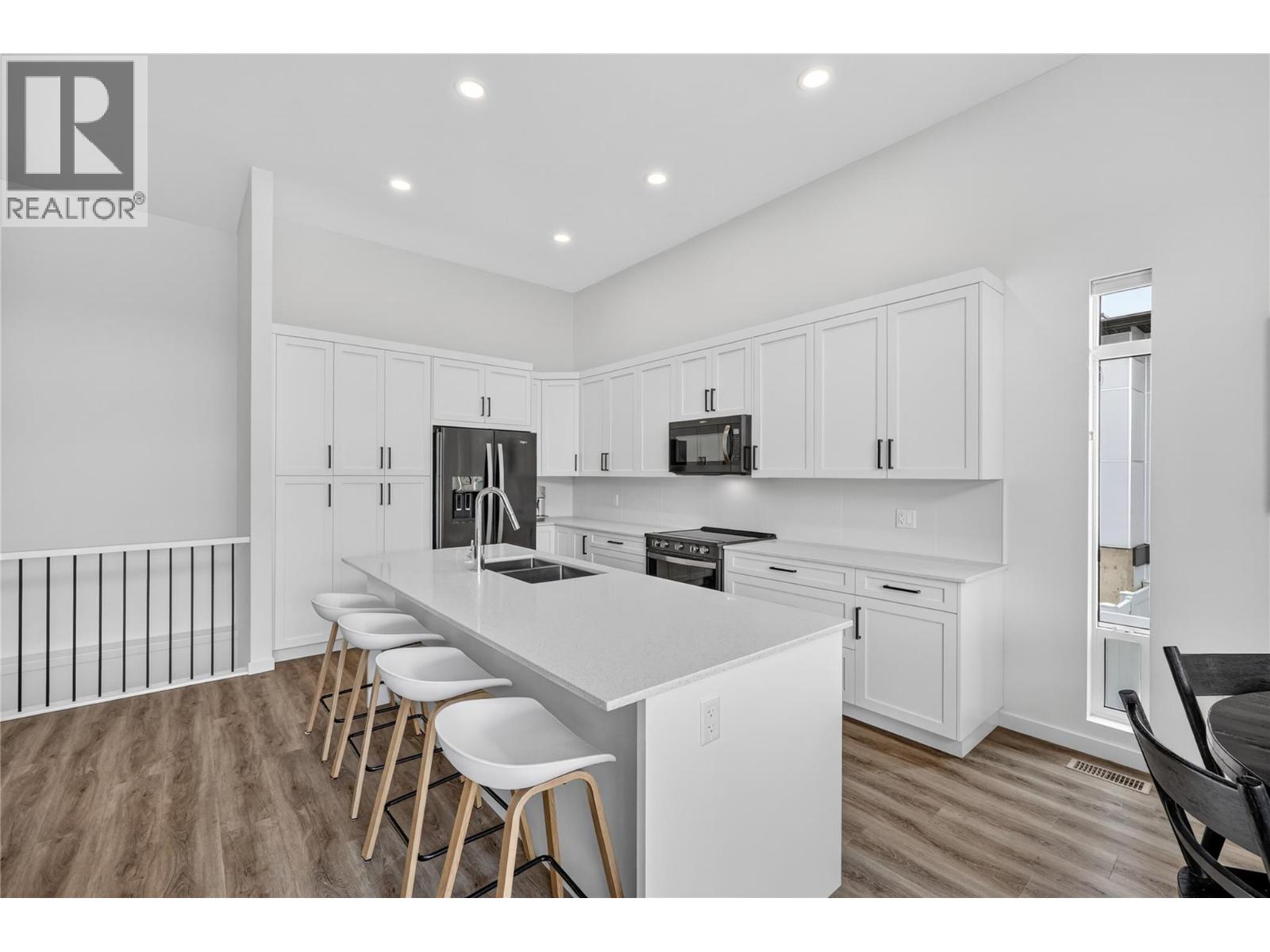  3717 Astoria Drive, West Kelowna