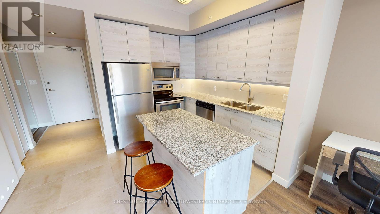 #202 280 LESTER STREET - 11