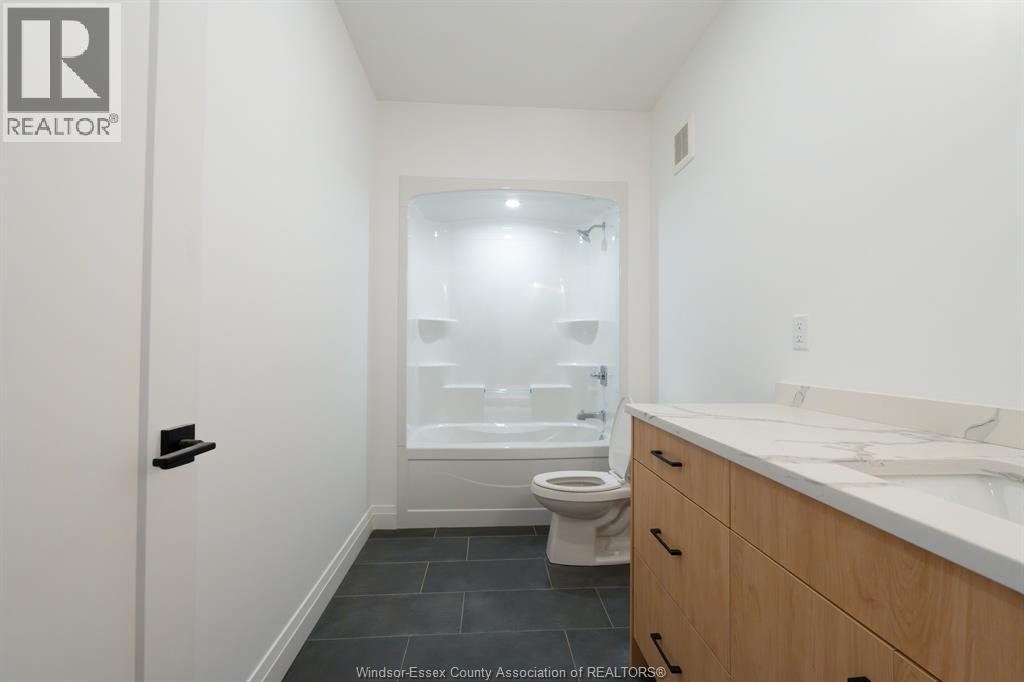 987 FORD BOULEVARD Unit# 2, Windsor, Ontario, N8S2E8 — Photo 9