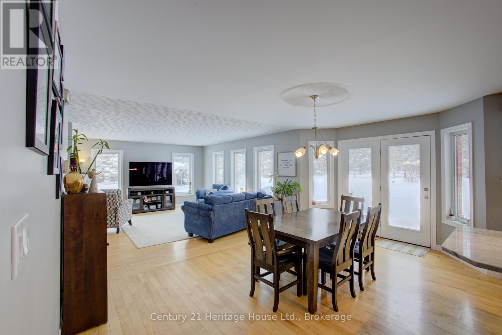 323237 DURHAM ROAD E - 13