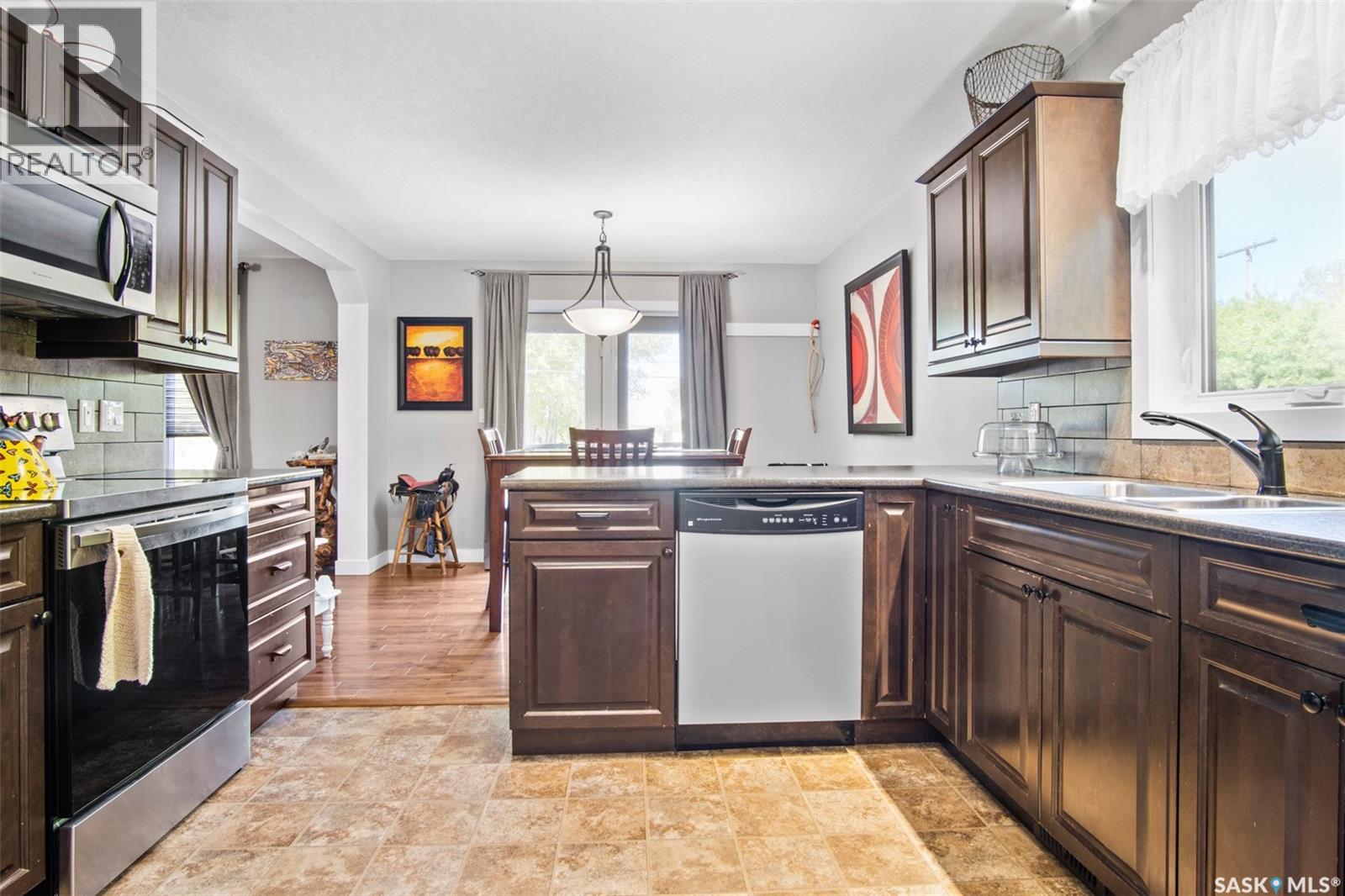 106 2nd AVENUE N - 11