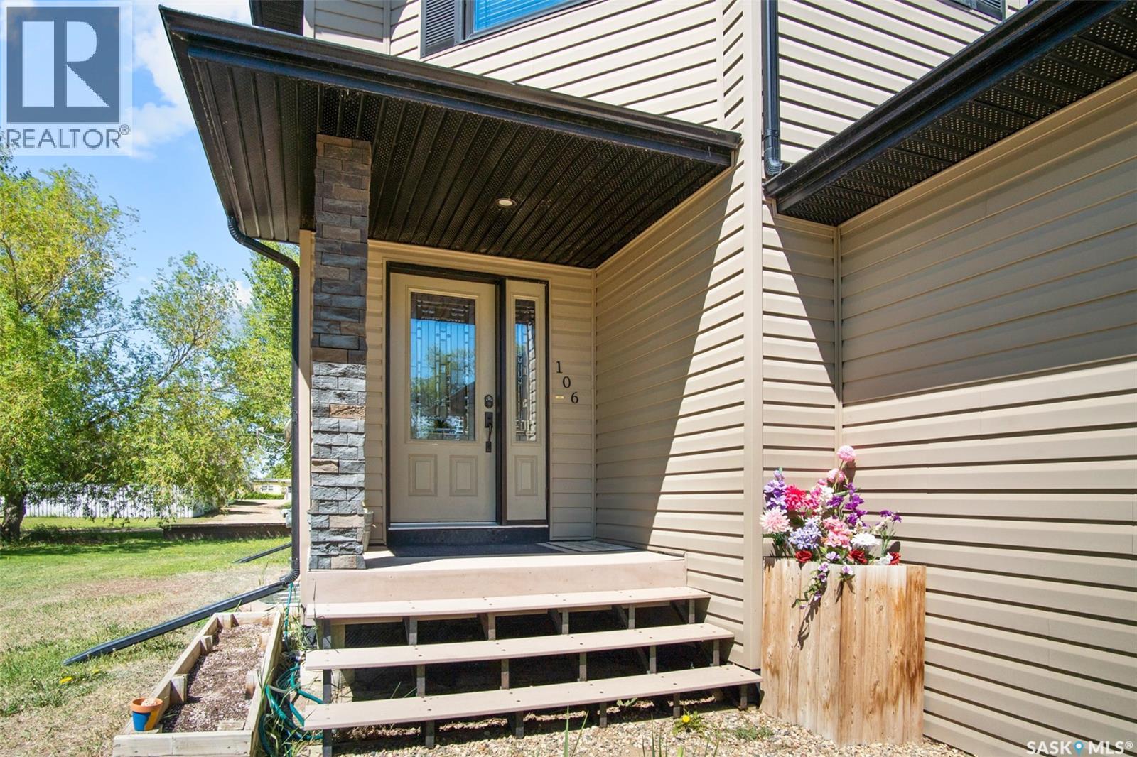 106 2nd AVENUE N - 4
