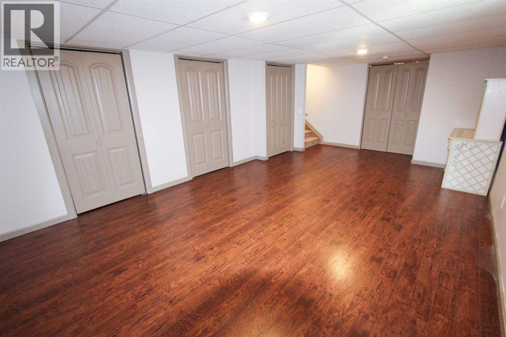 11046 66 Avenue - 8