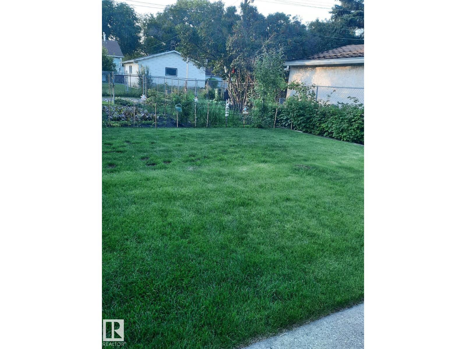 3634 113 AV NW - 39