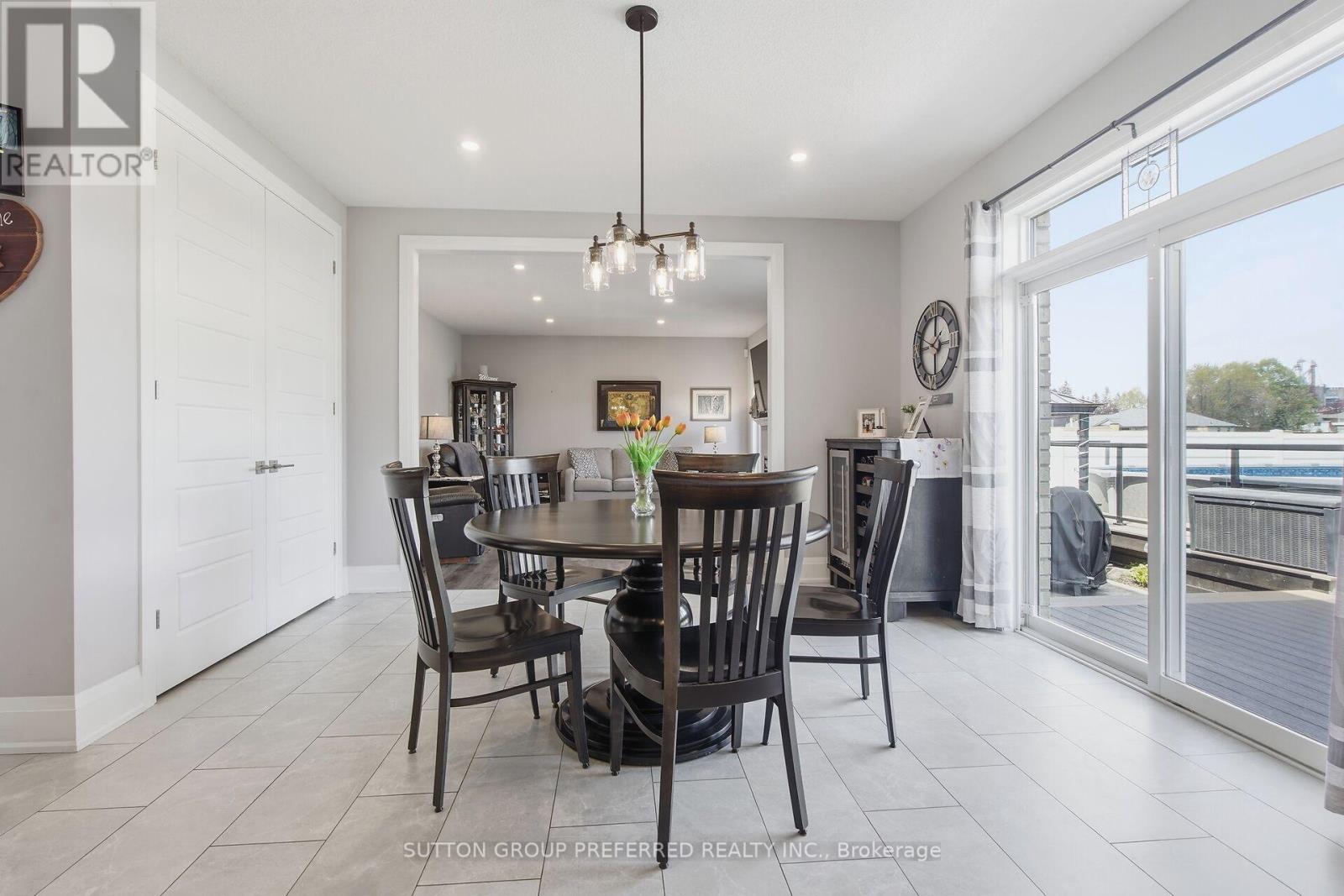 215 LEITCH STREET - 11