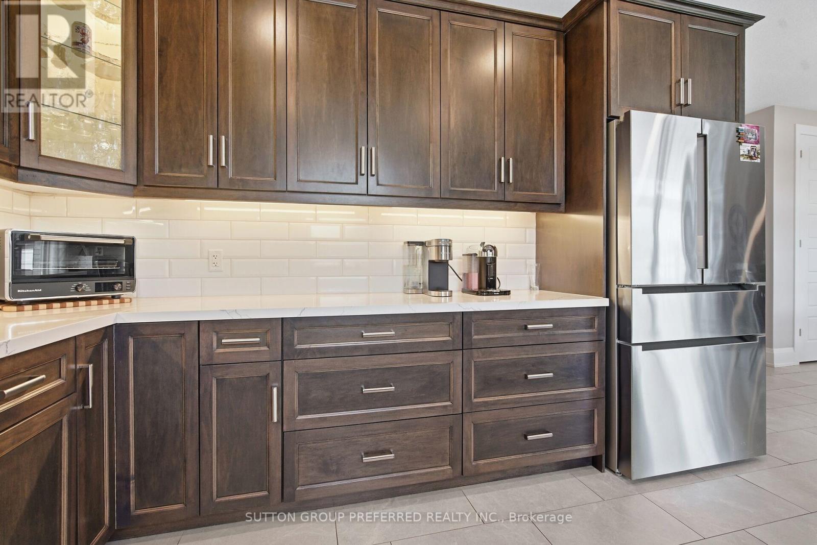 215 LEITCH STREET - 15