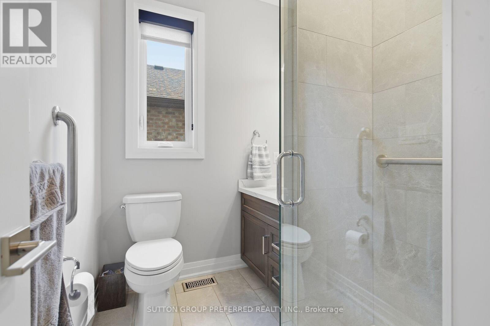 215 LEITCH STREET - 18