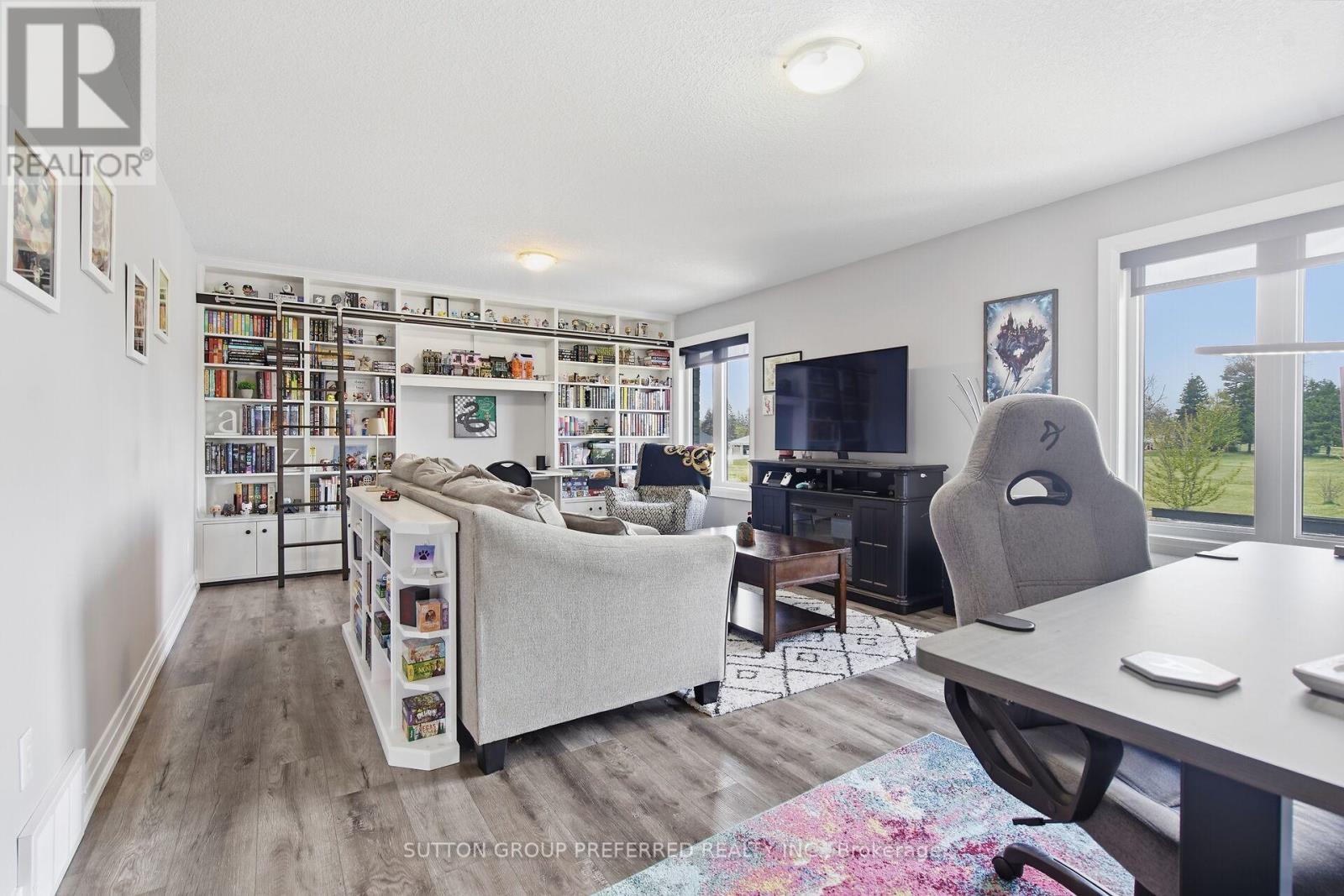 215 LEITCH STREET - 19