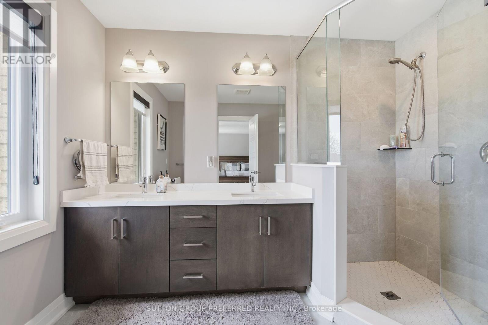 215 LEITCH STREET - 24