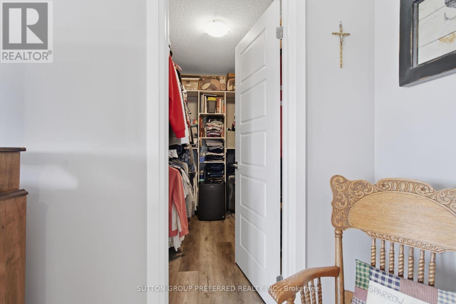 215 LEITCH STREET - 25
