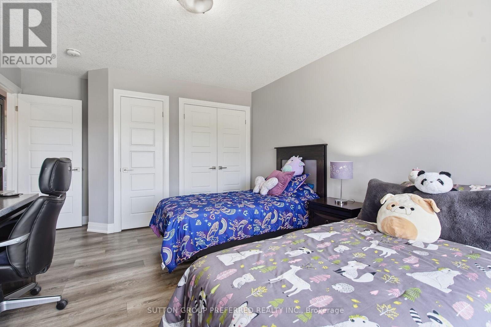215 LEITCH STREET - 27