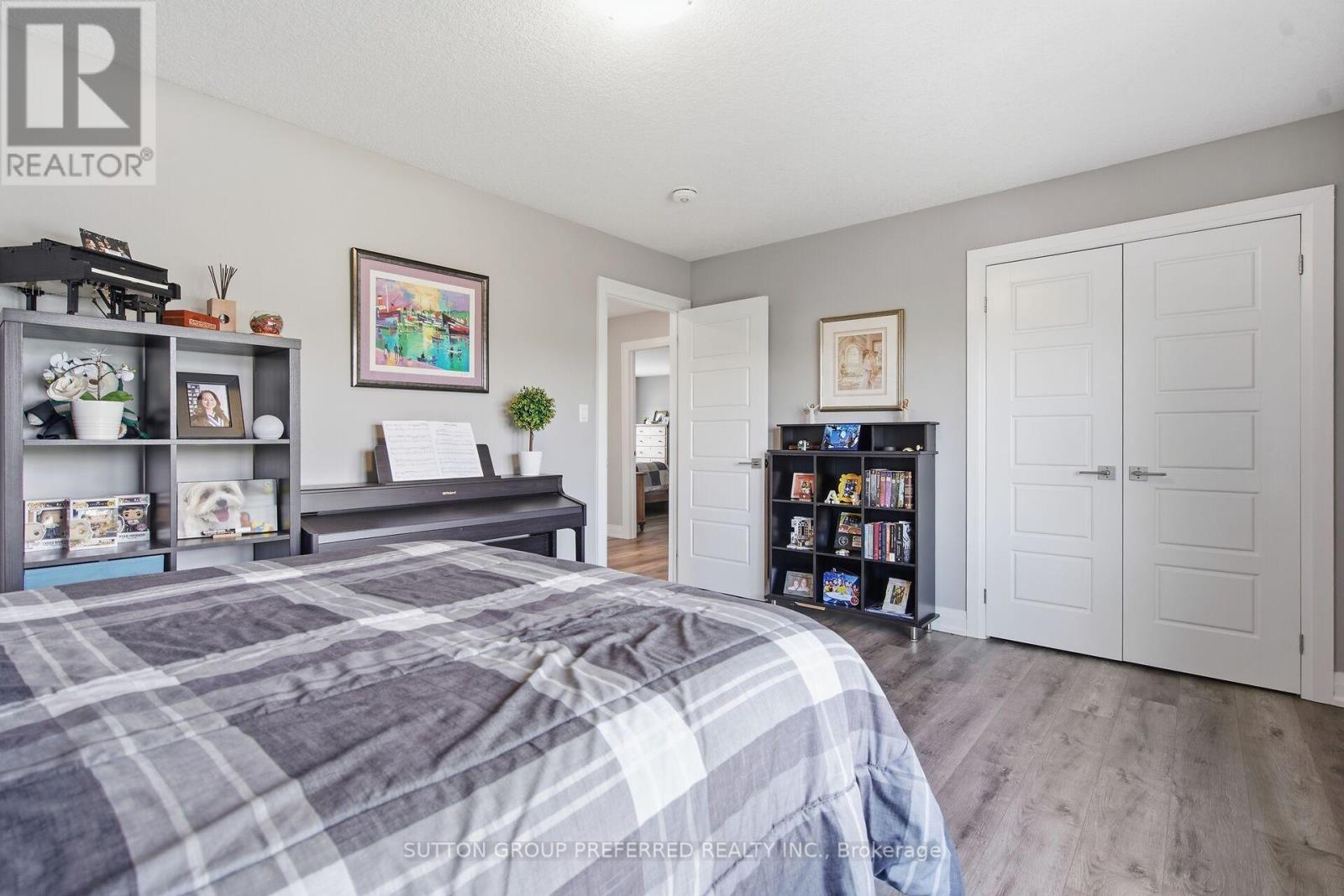 215 LEITCH STREET - 29