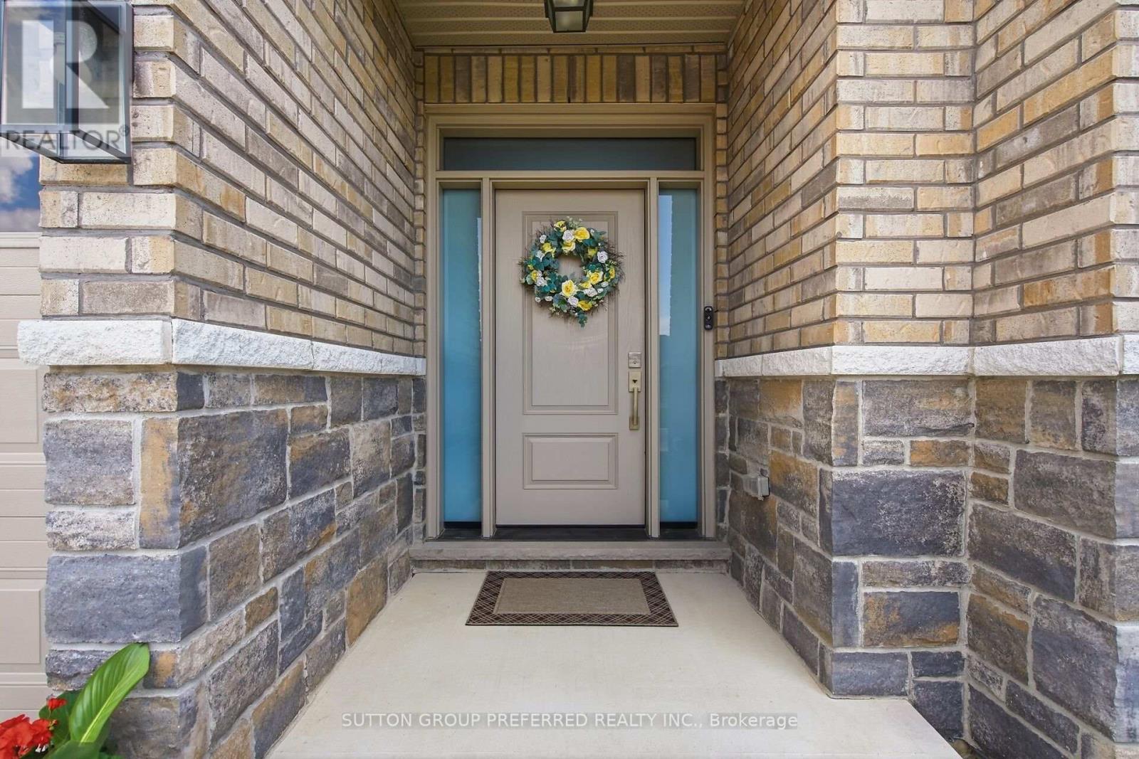 215 LEITCH STREET - 3