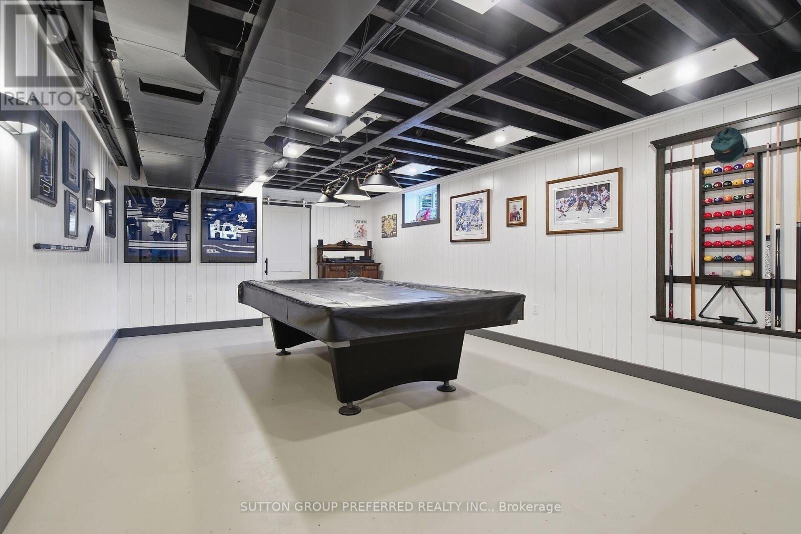 215 LEITCH STREET - 32