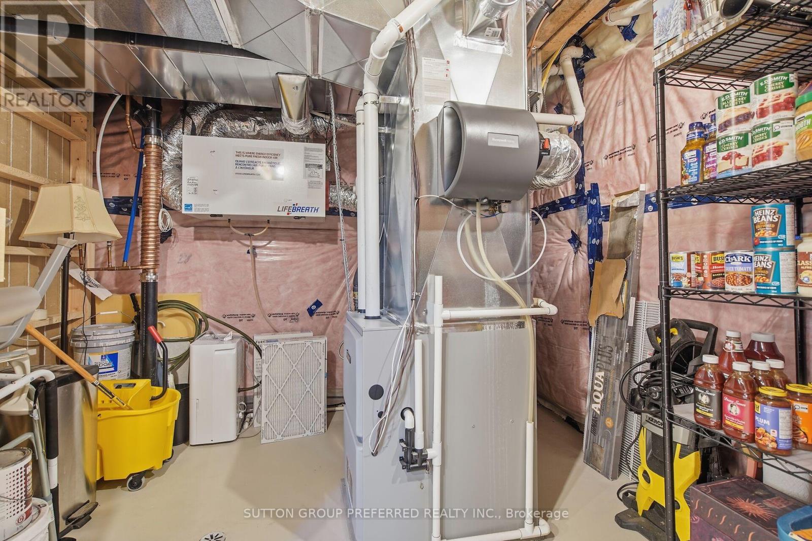 215 LEITCH STREET - 36