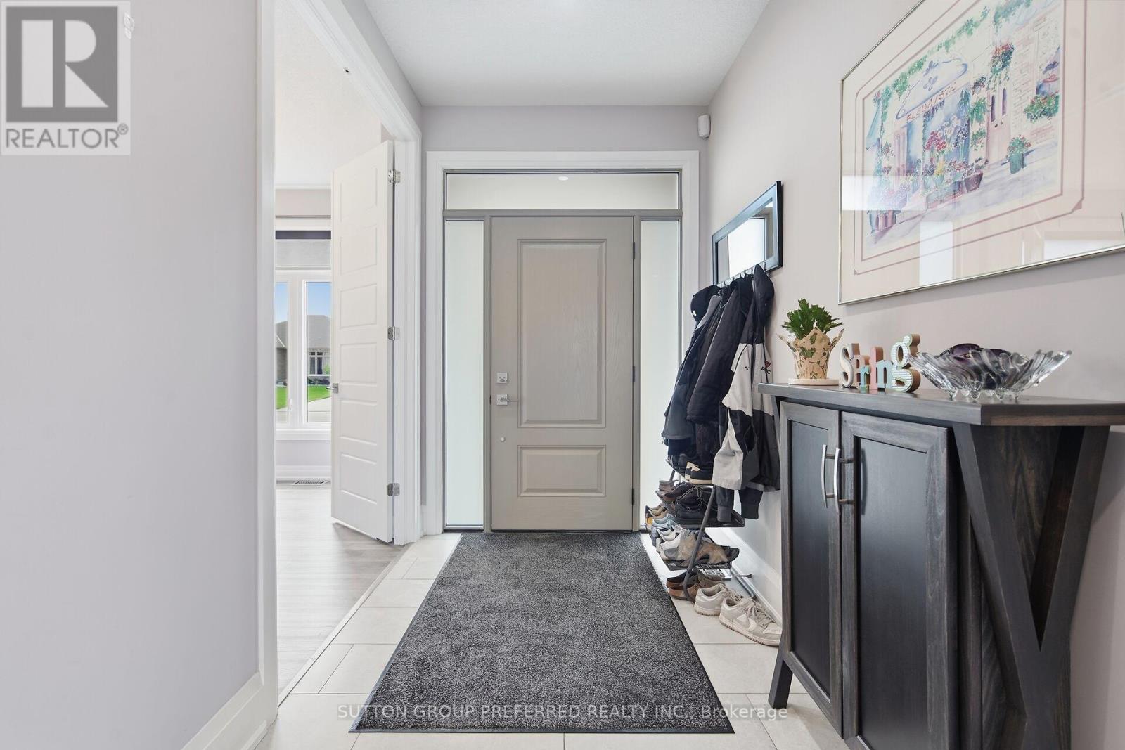 215 LEITCH STREET - 4