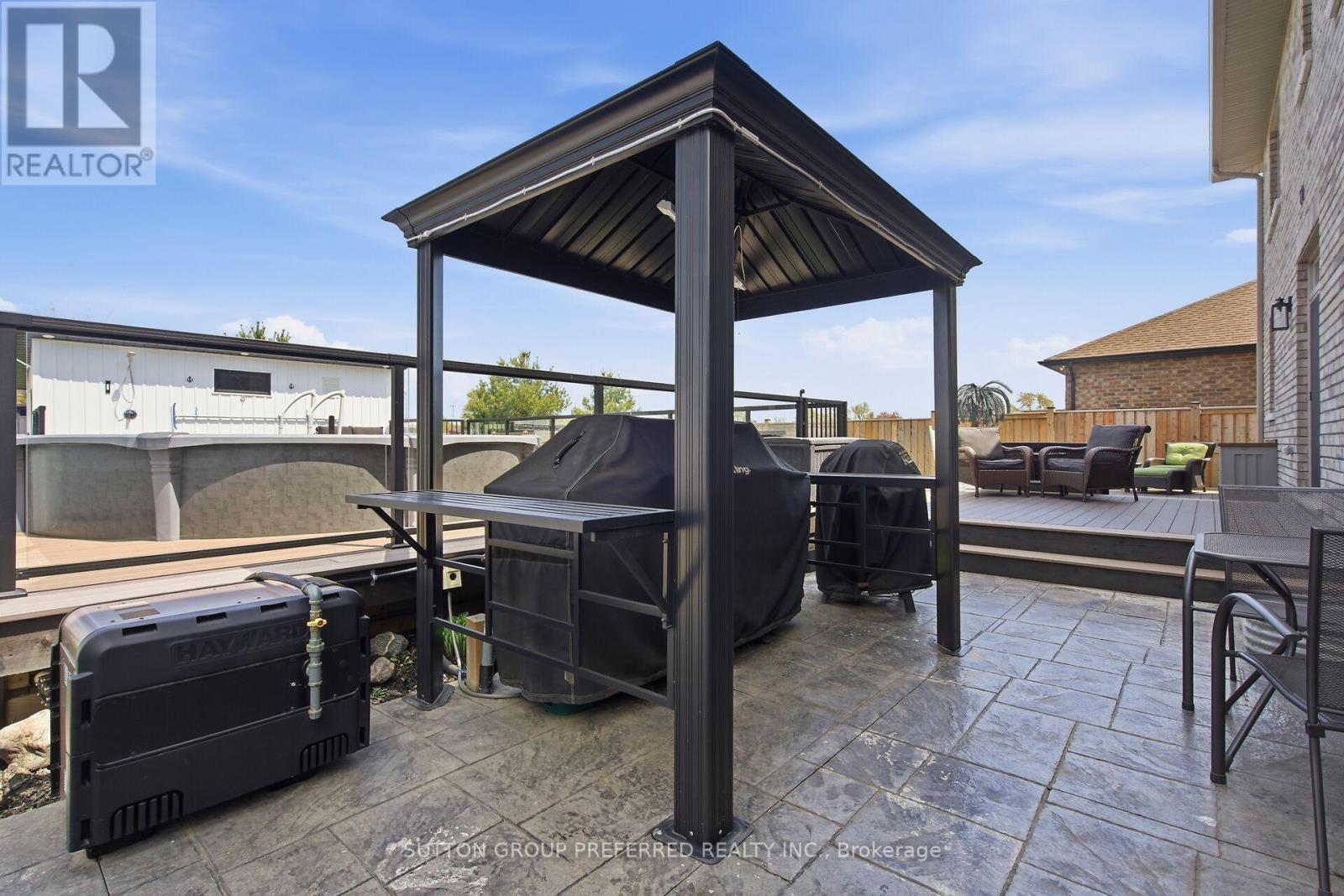 215 LEITCH STREET - 42