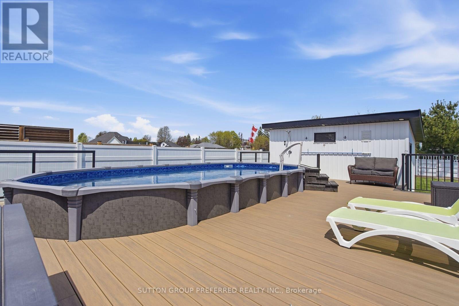 215 LEITCH STREET - 43