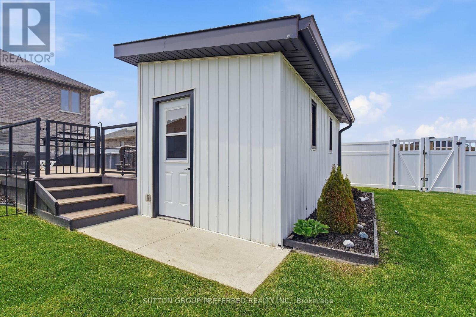 215 LEITCH STREET - 46