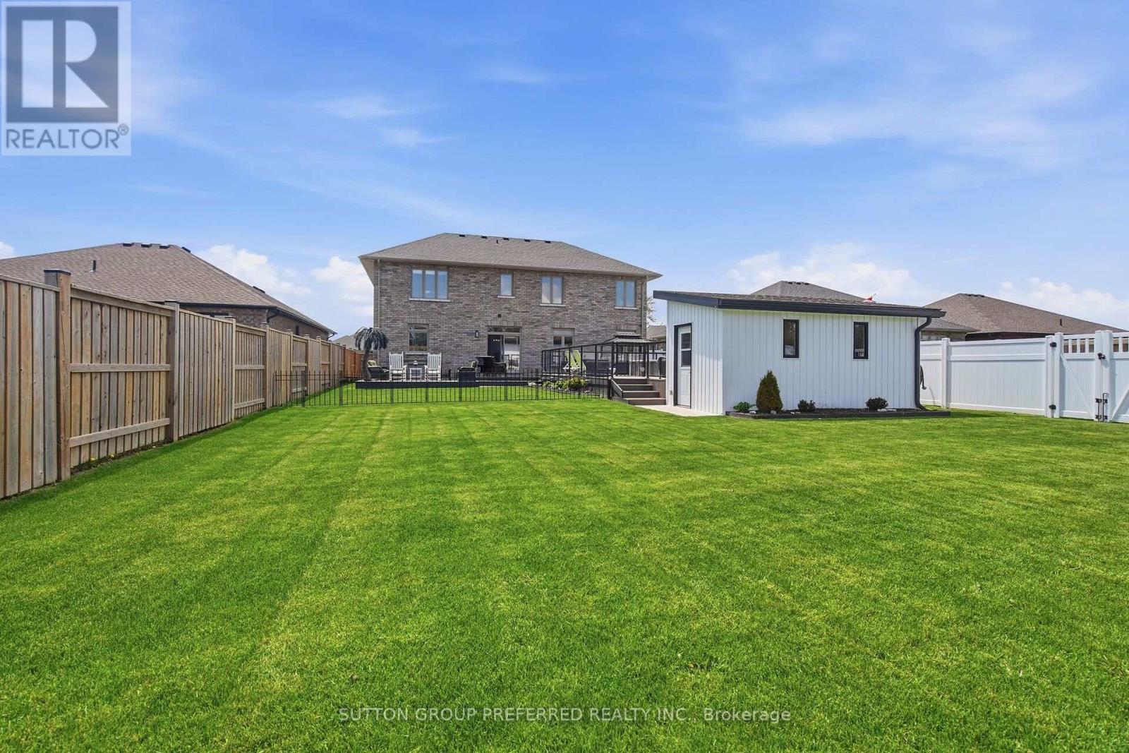 215 LEITCH STREET - 48