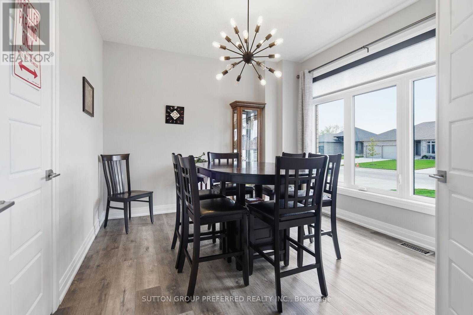 215 LEITCH STREET - 5