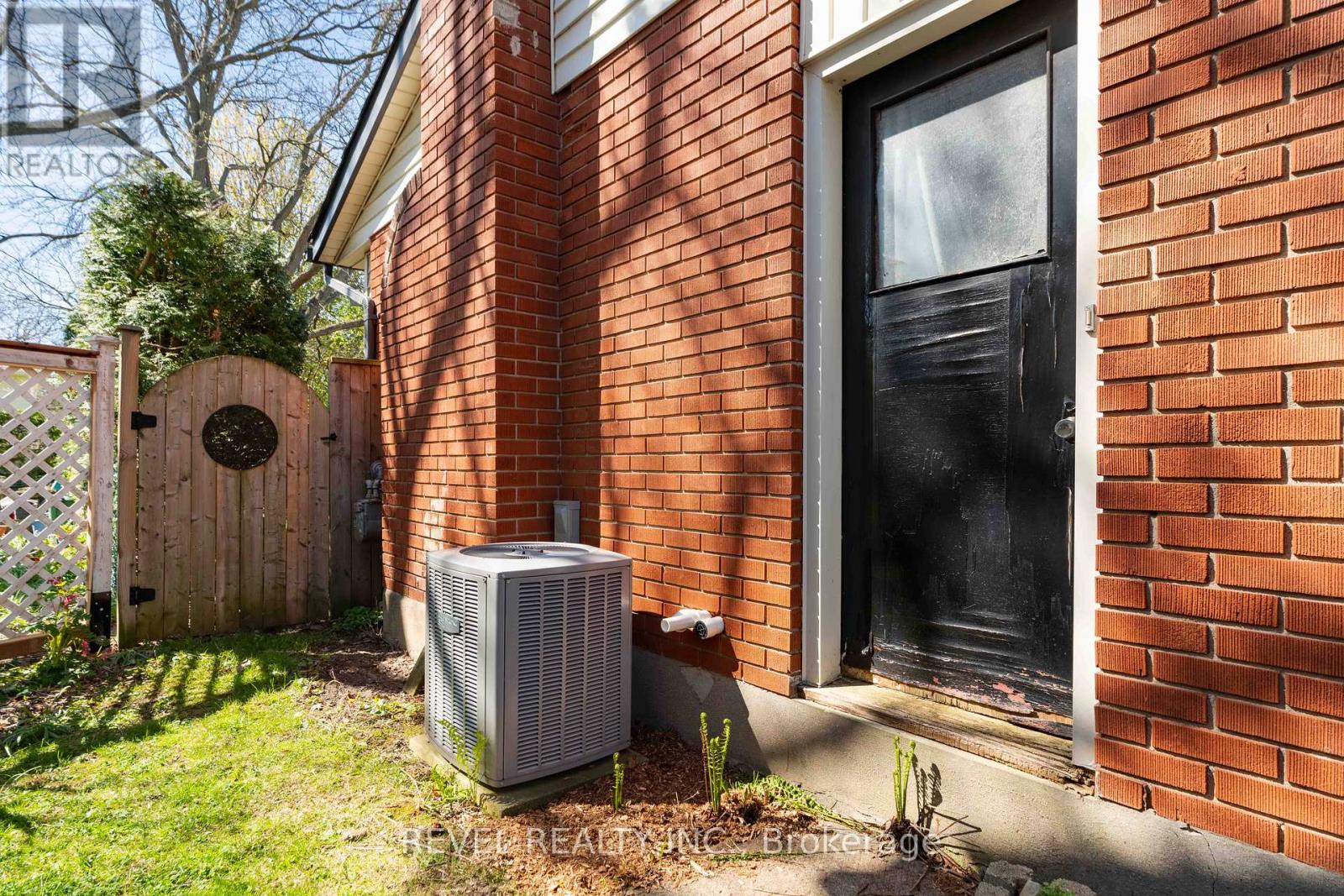 1068 PRINCE GEORGE ROAD - 40
