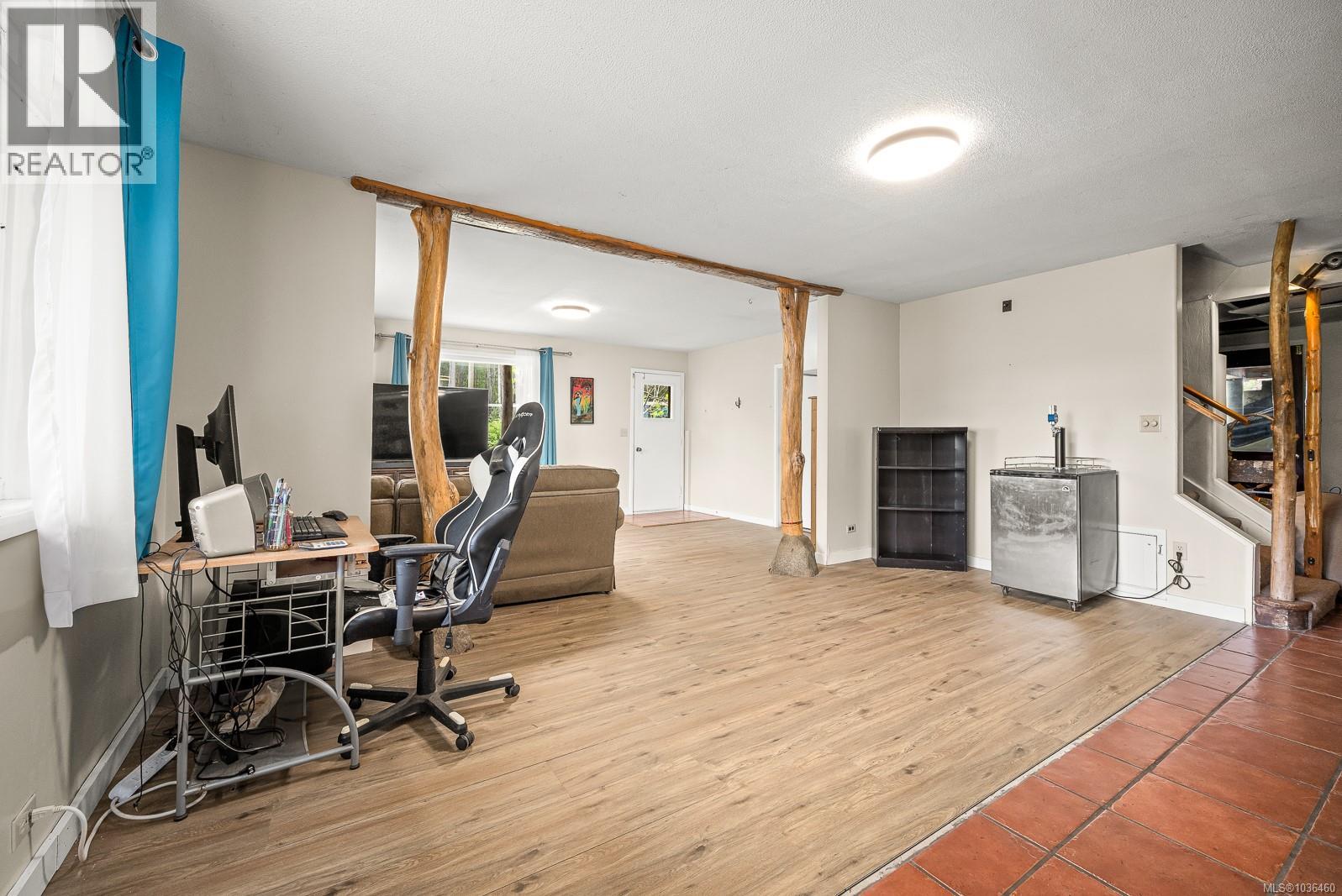 9510 McFarlane Rd - 33