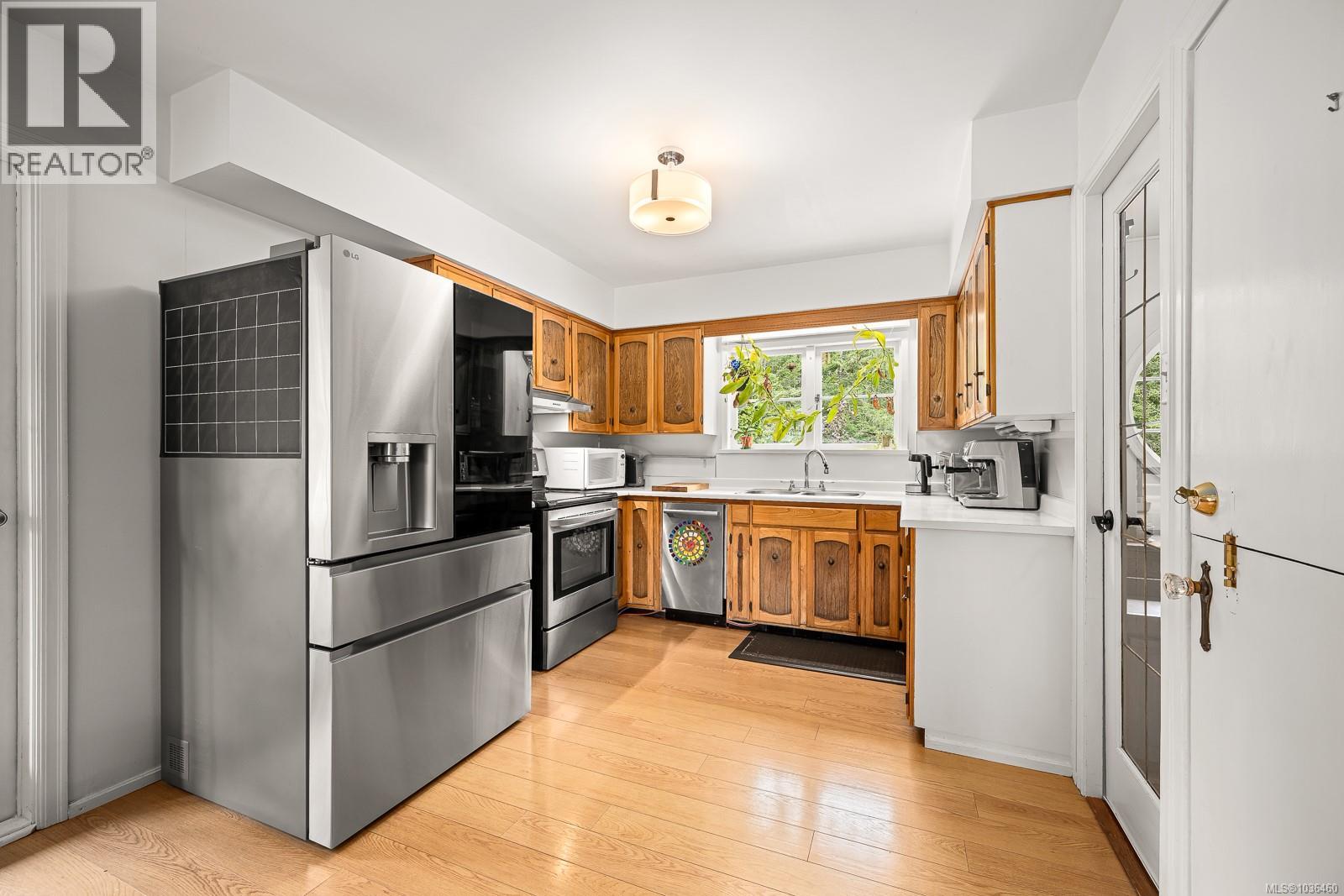 9510 McFarlane Rd - 8