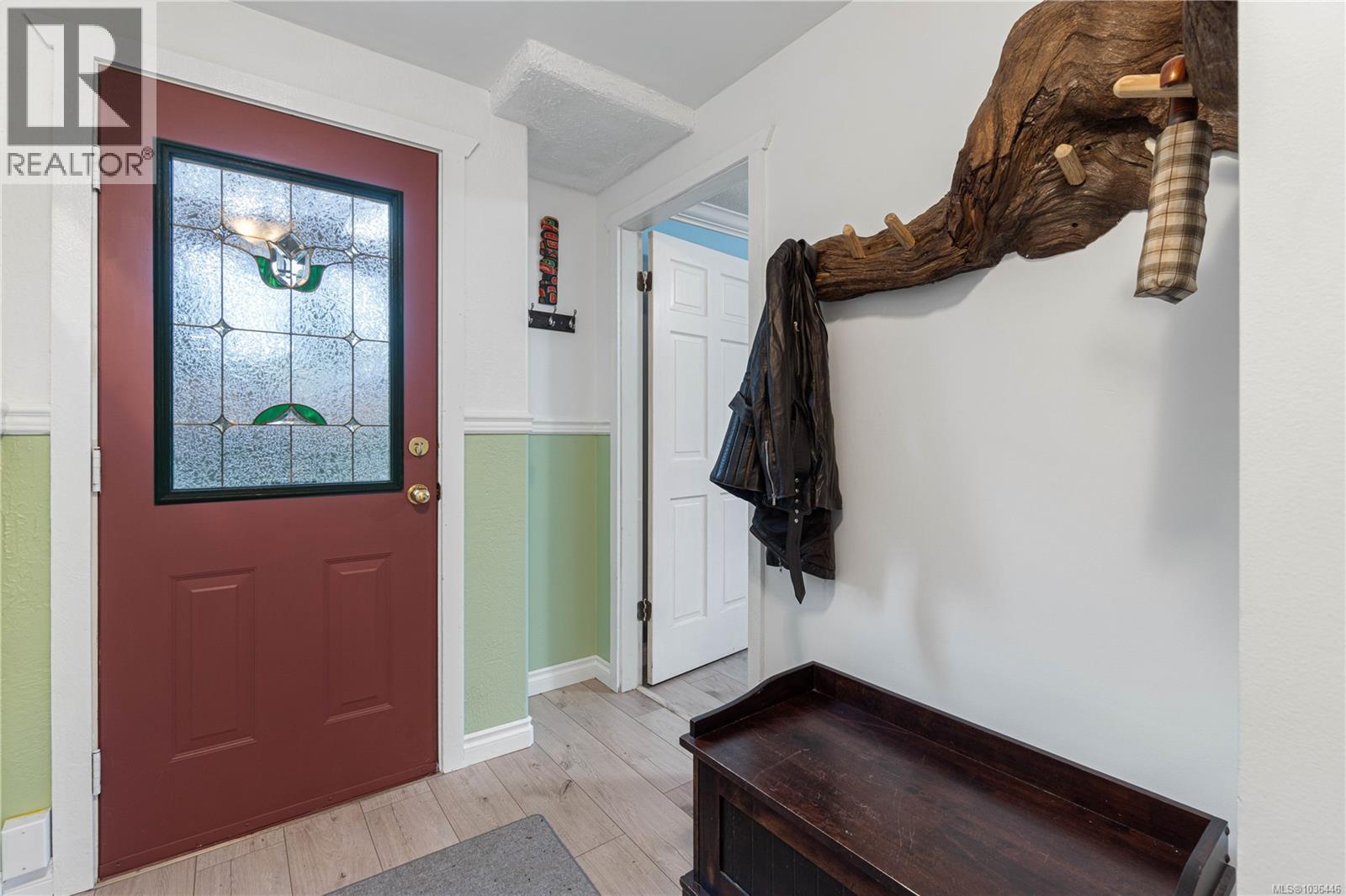 3872 Island Hwy W - 16