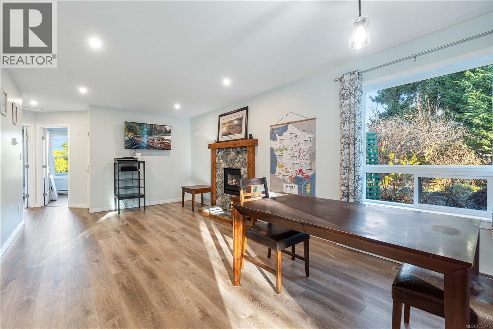 3872 Island Hwy W - 23