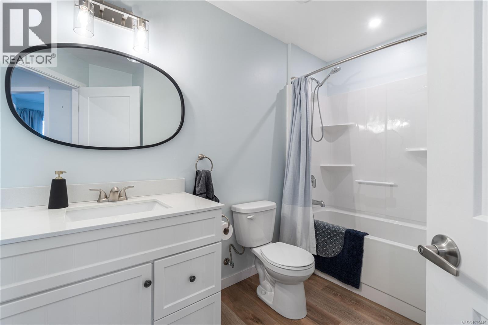 3872 Island Hwy W - 29