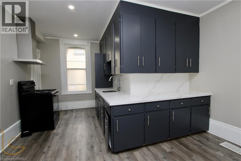 9 FLEET Street Unit# Front, Brantford, Ontario, N3T3S8 — Photo 11