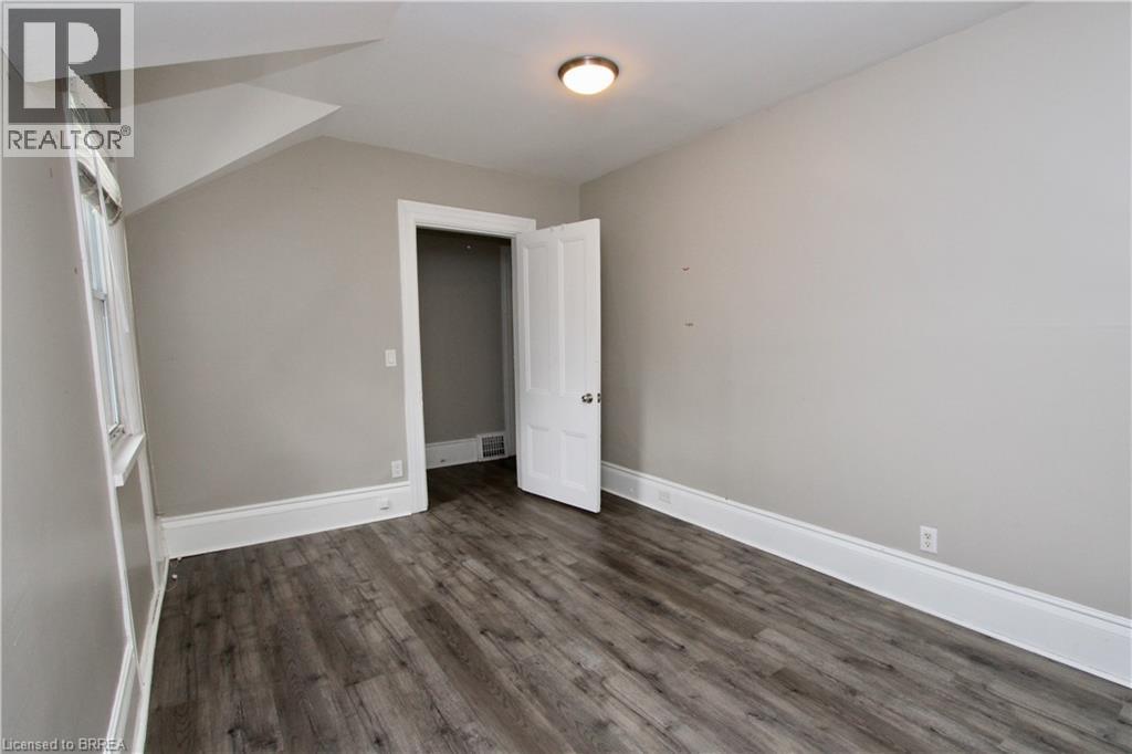 9 FLEET Street Unit# Front, Brantford, Ontario, N3T3S8 — Photo 24