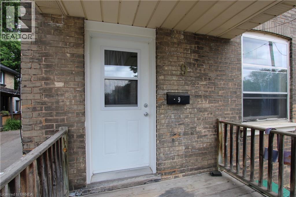 9 FLEET Street Unit# Front, Brantford, Ontario, N3T3S8 — Photo 3