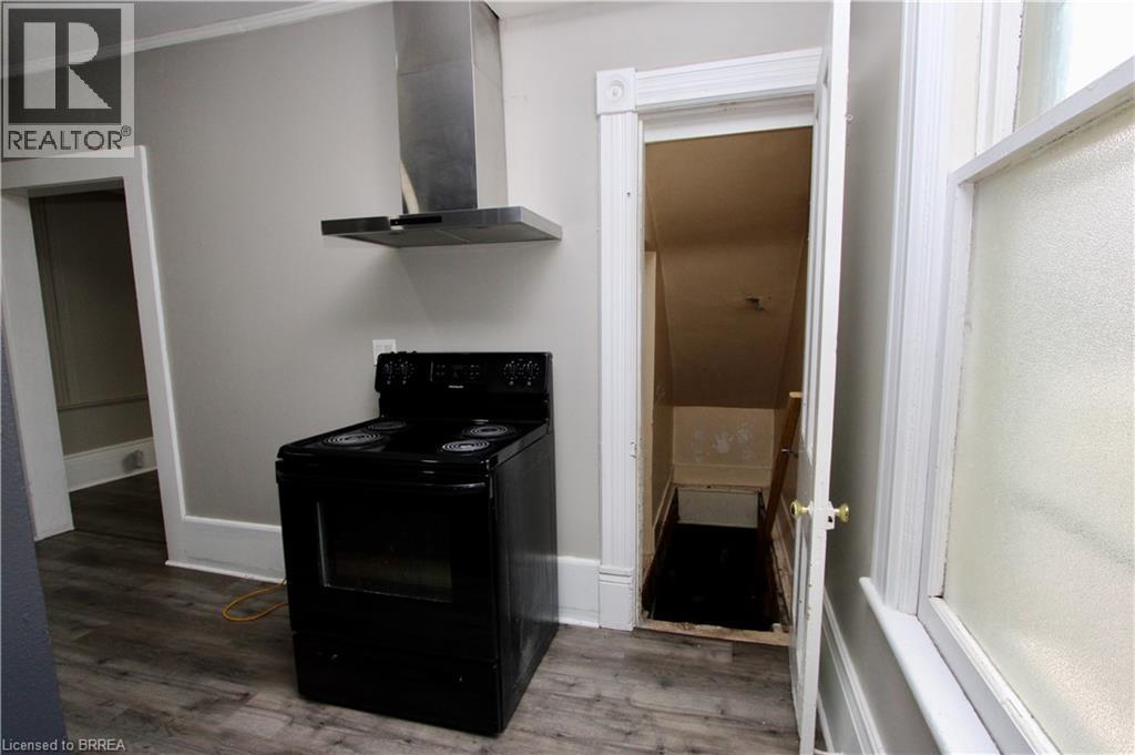 9 FLEET Street Unit# Front, Brantford, Ontario, N3T3S8 — Photo 30