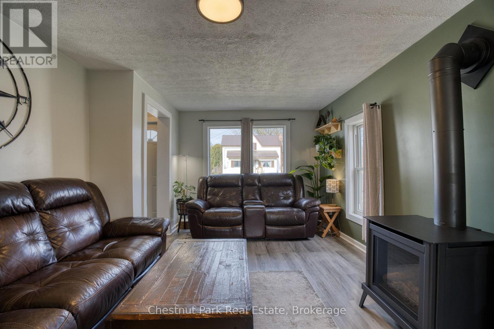529 CLAUDE STREET - 5