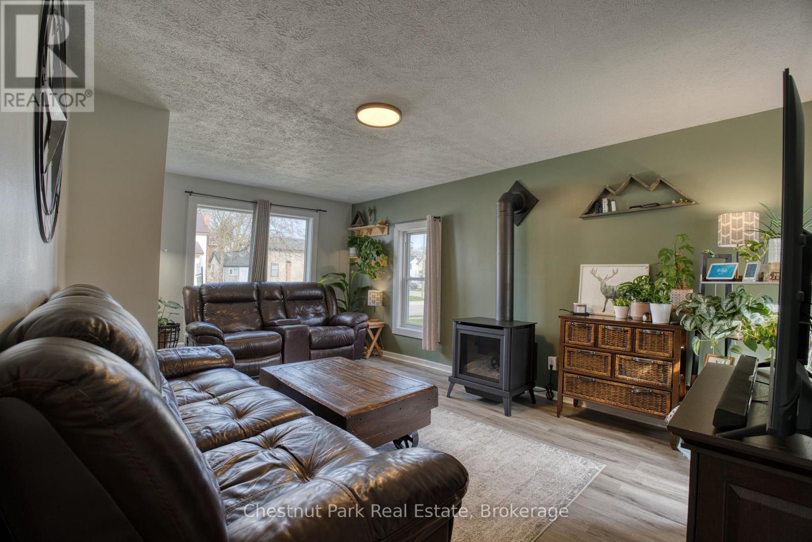 529 CLAUDE STREET - 6
