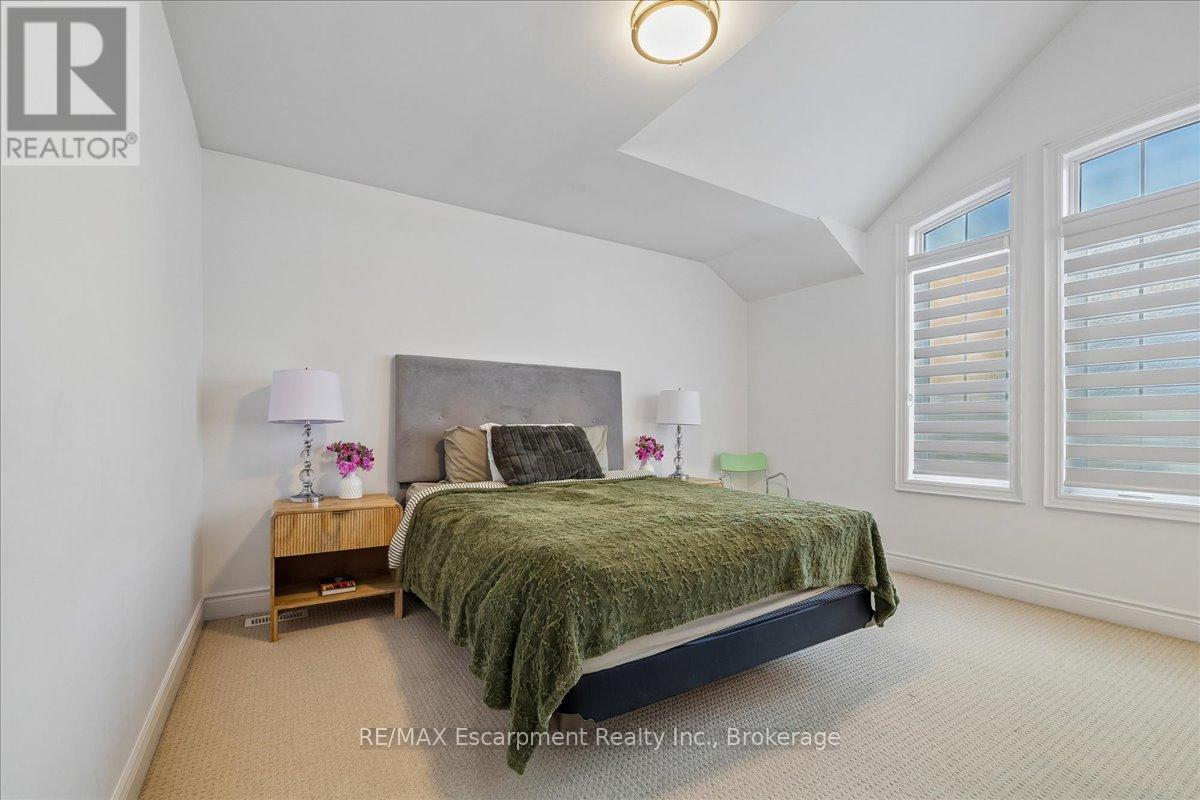 2400 SPRING MEADOW WAY - 33