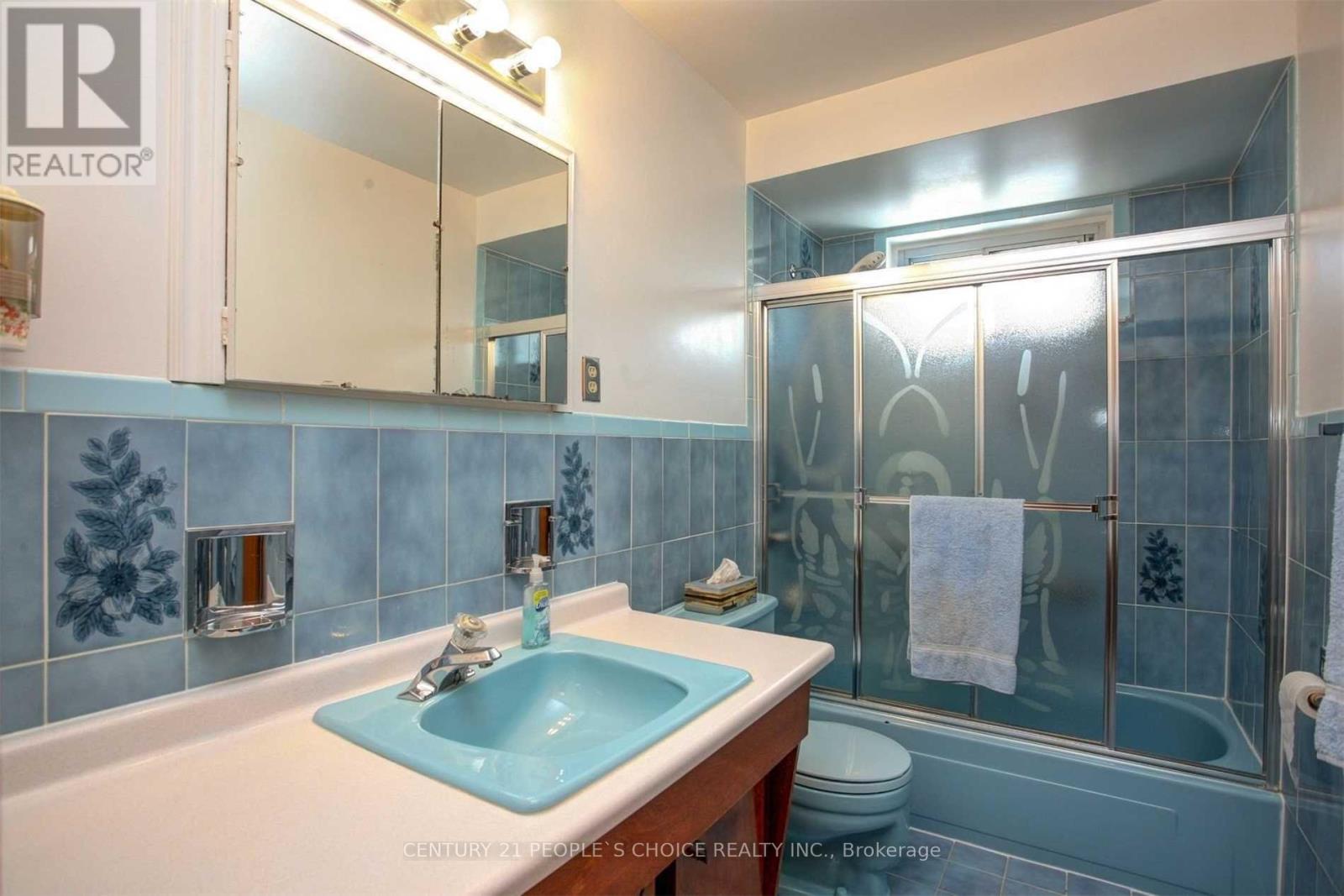 329 JEFFCOAT DRIVE - 8