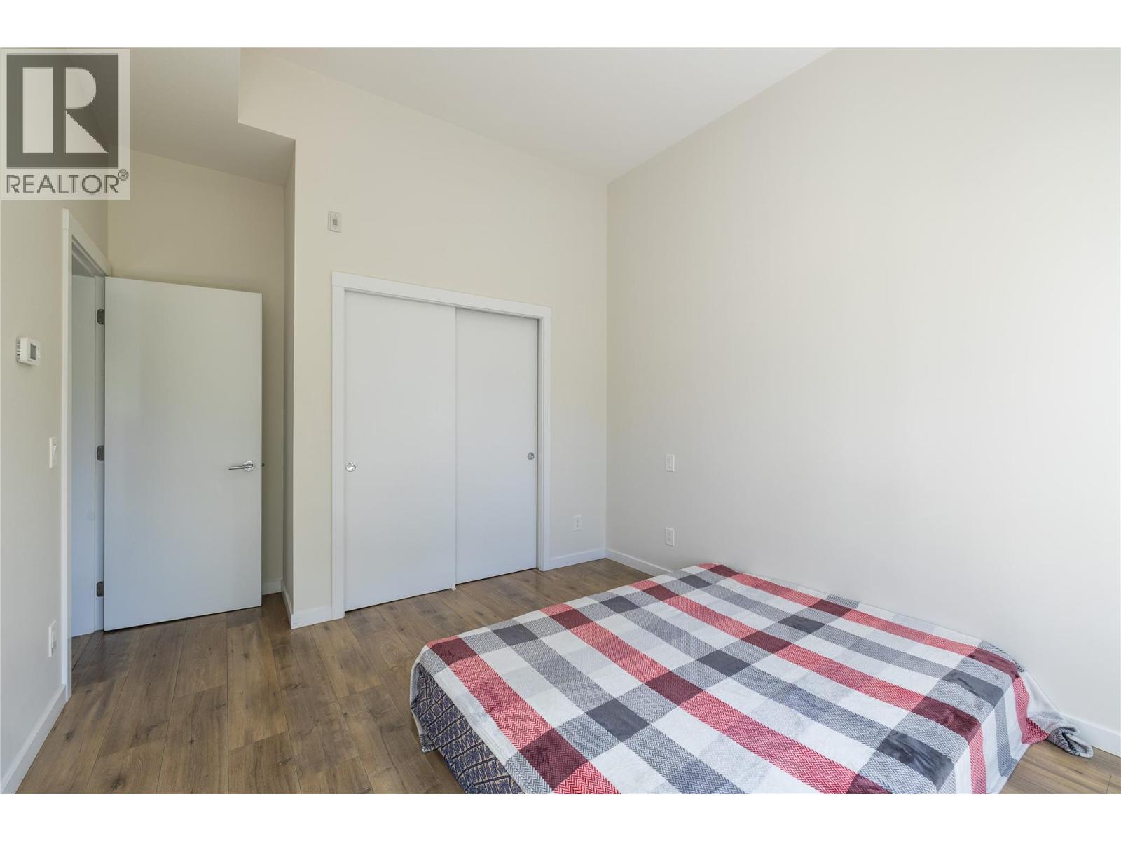 #107 1880 Hugh Allan Drive - 9