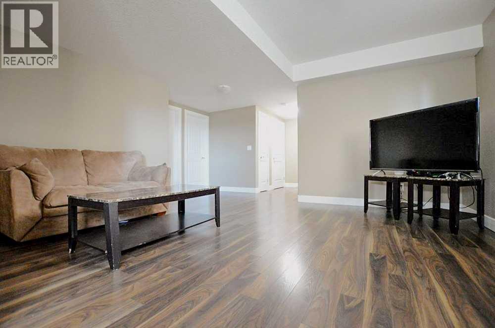 9029 80A Avenue - 18