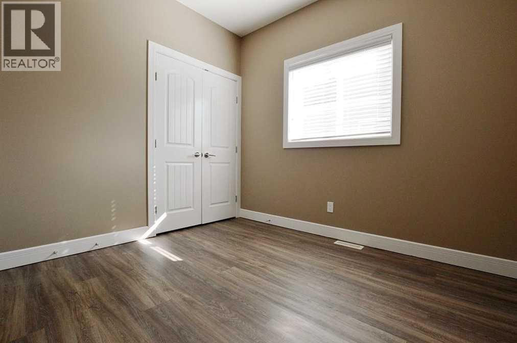 9029 80A Avenue - 11
