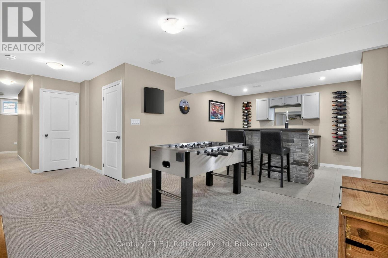 24 HUNTER AVENUE - 25