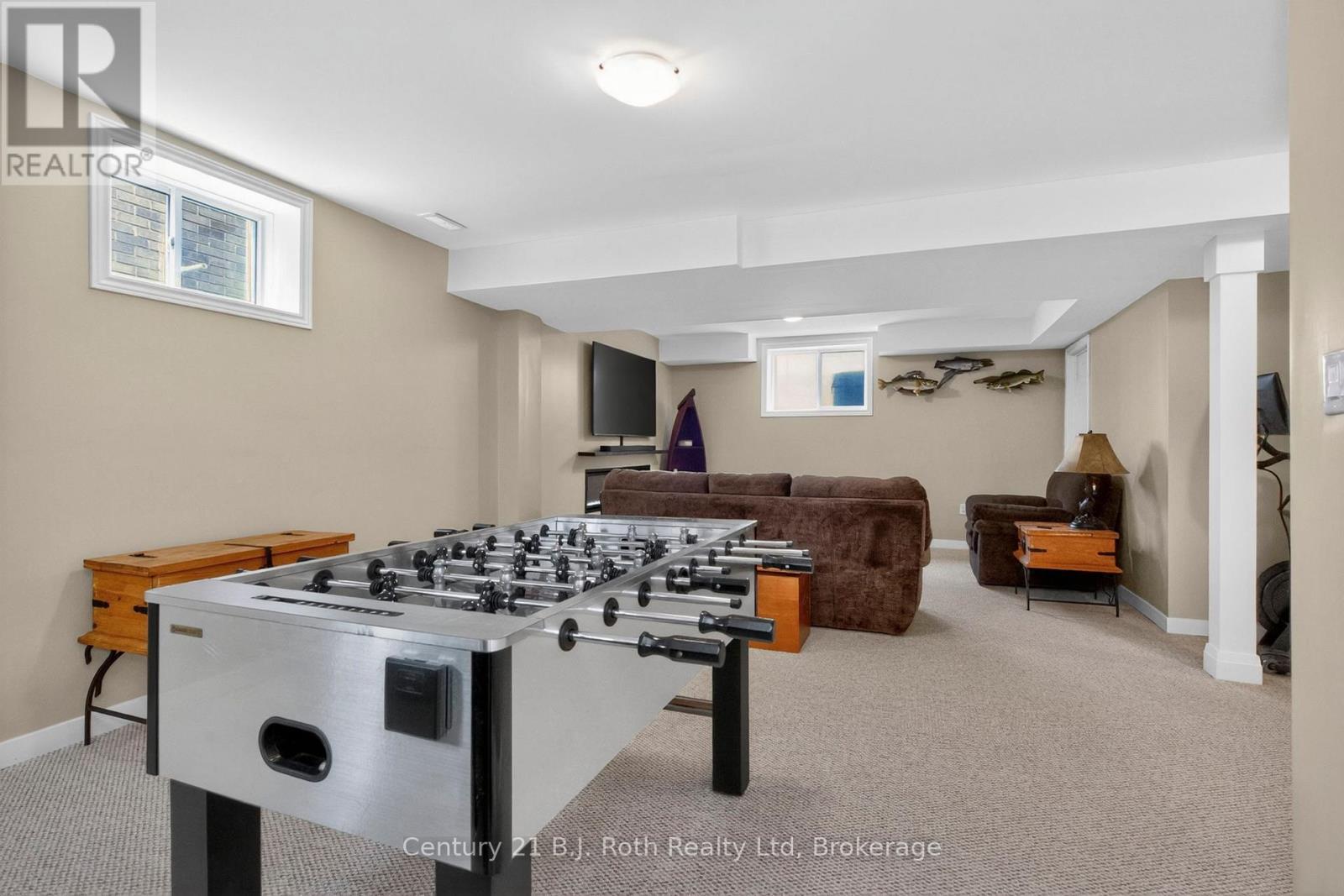 24 HUNTER AVENUE - 27