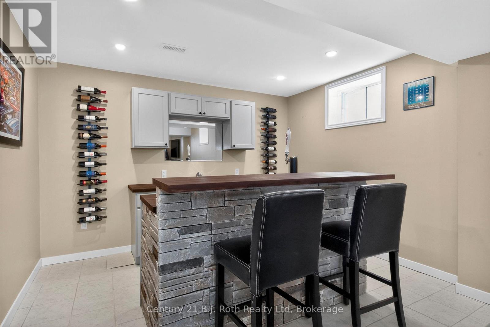 24 HUNTER AVENUE - 29